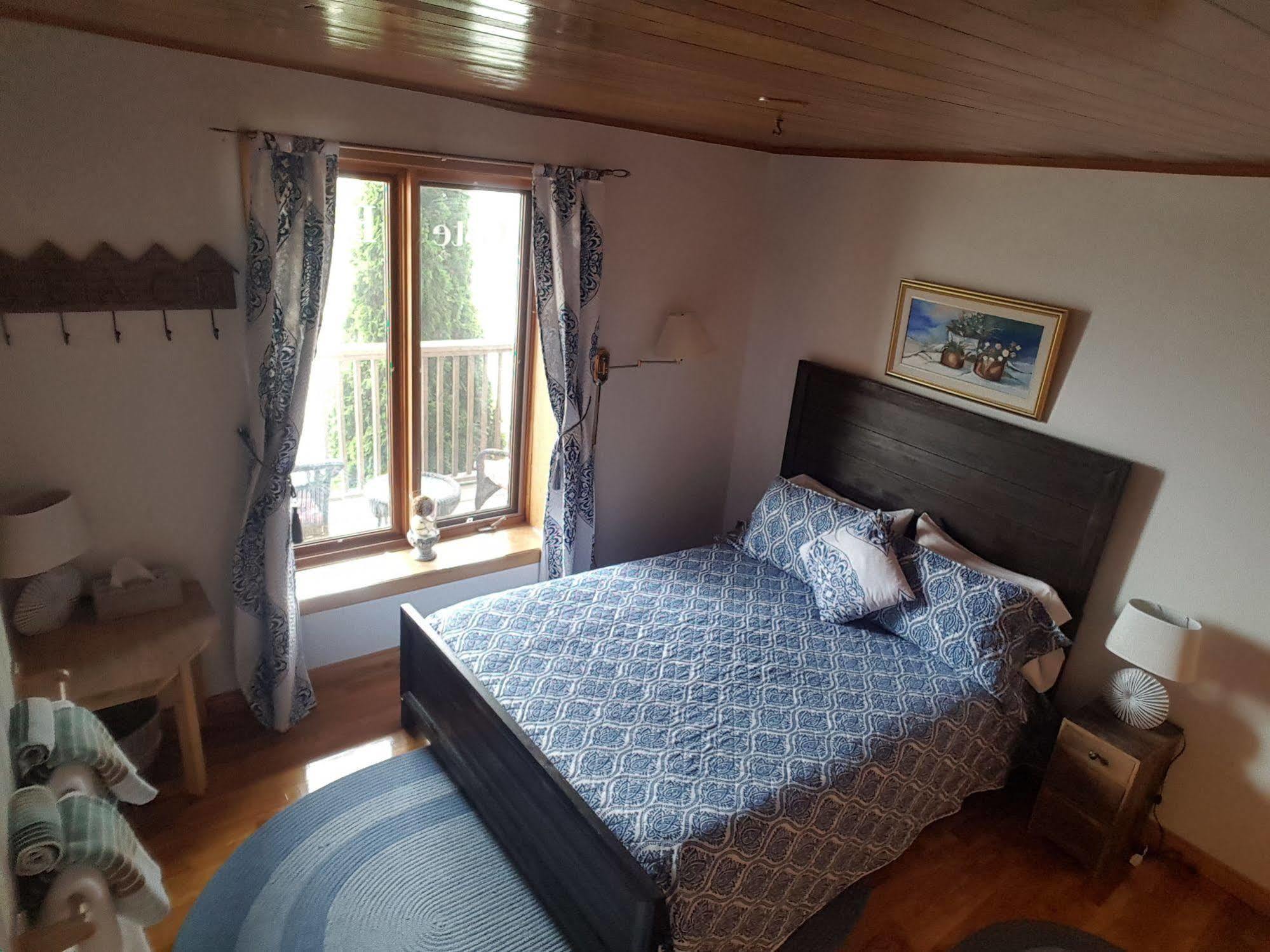 Gite Au Vieux Pommier Tadoussac Exterior foto
