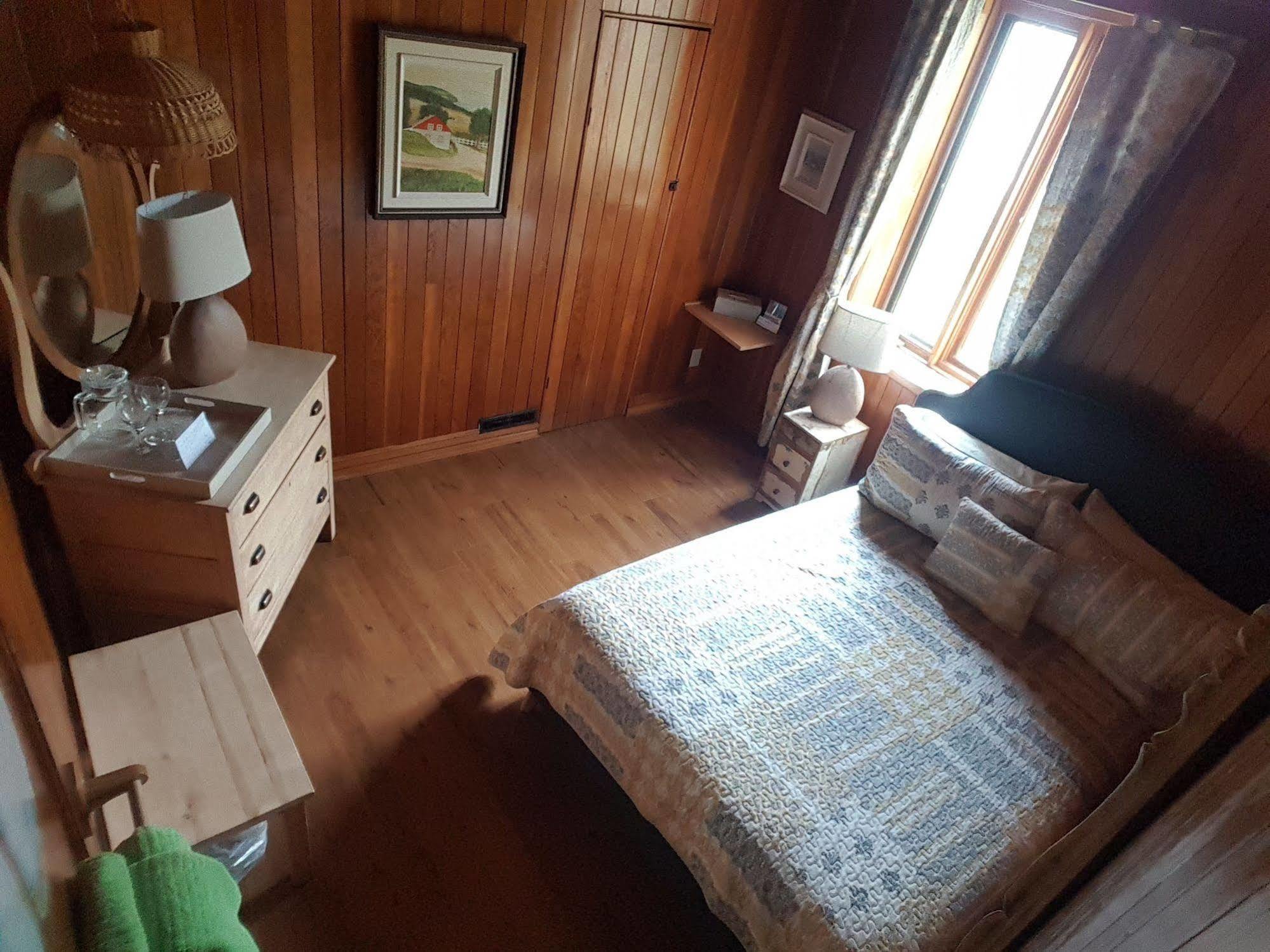 Gite Au Vieux Pommier Tadoussac Exterior foto